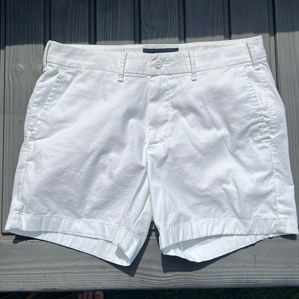 Abercrombie & Fitch - 5” inseam White Shorts - Size 32